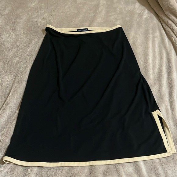 Ann Taylor Dresses & Skirts - Ann Taylor Black A-Line Skirt size 6